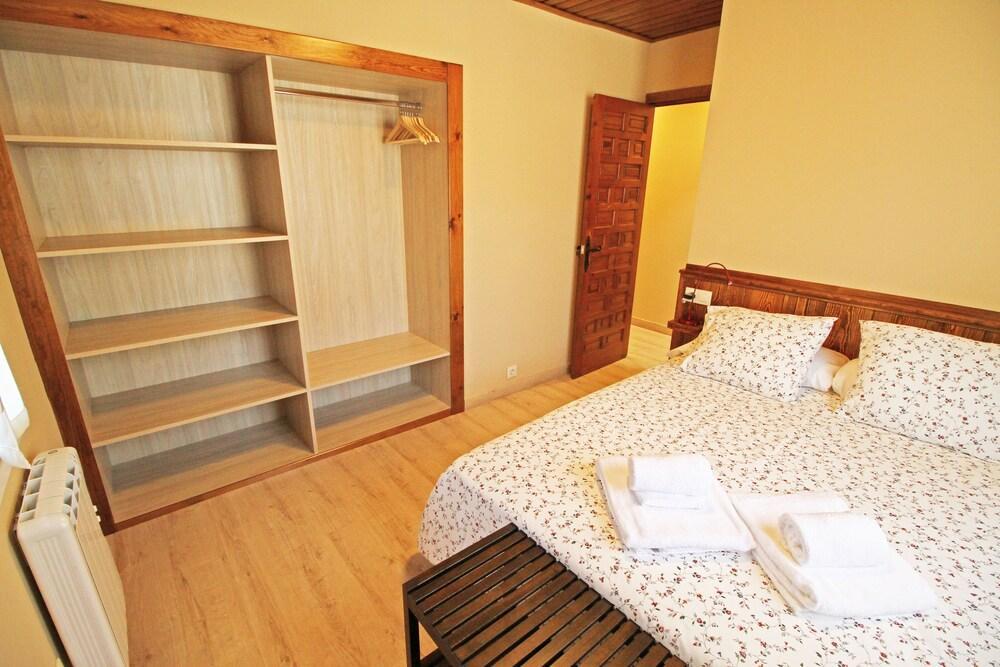 Snoe Apartamentos Mont Romies Plaza Salardú Esterno foto